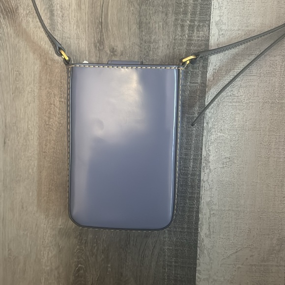 ￼ Tory Burch Britten Smooth Phone Crossbody in Dark Lotus,  NWOT $328 Value - Picture 3 of 9